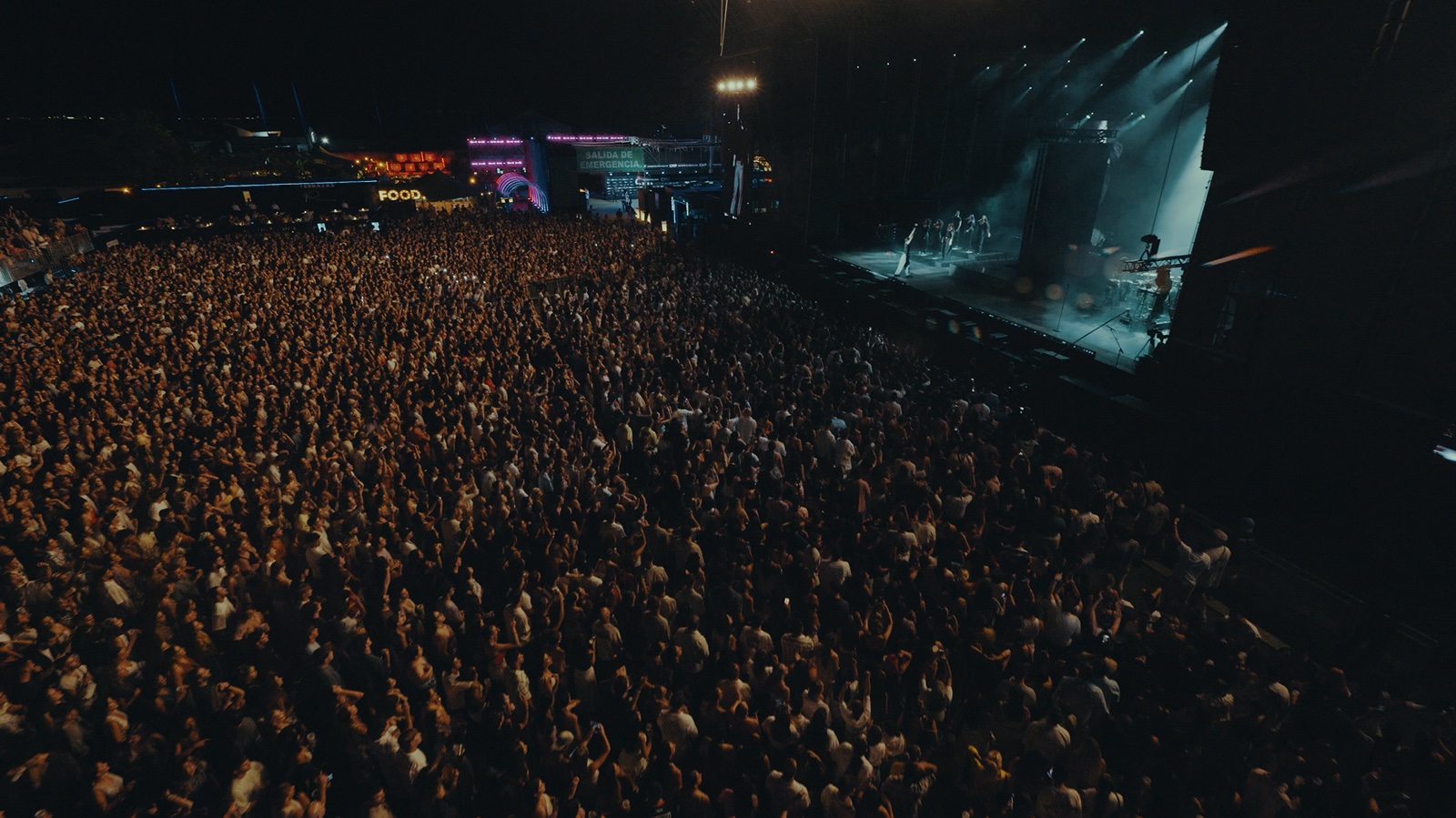 Público del concierto de Rels B en el Concert Music Festival